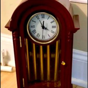 Chiming clock